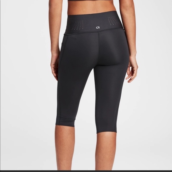 GAP Pants - ‼️SOLD‼️ Gap Fit Womens Gfast Capri SM Leggings